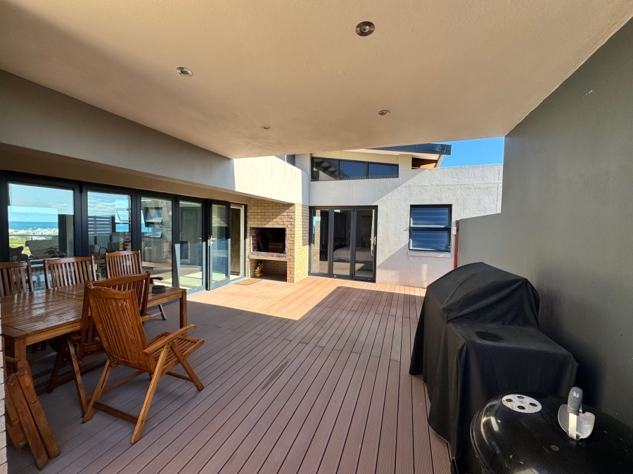 To Let 3 Bedroom Property for Rent in Stilbaai Oos Western Cape